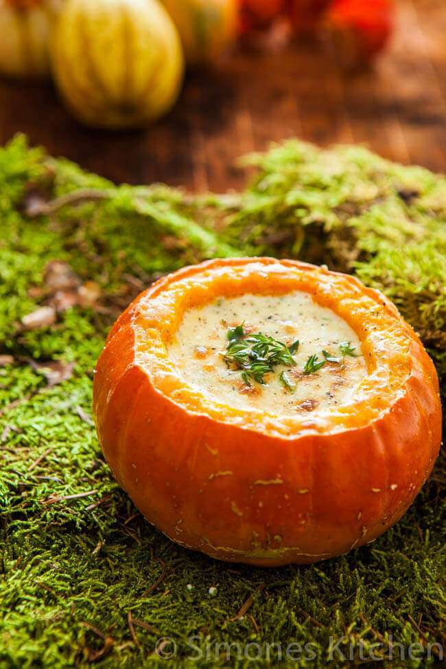 Roasted pumpkin soup with parmesan cheese | insimoneskitchen.com