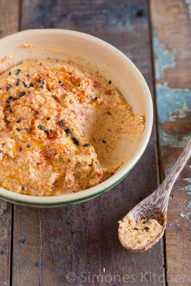 Hummus with a touch of smoked paprika | insimoneskitchen.com