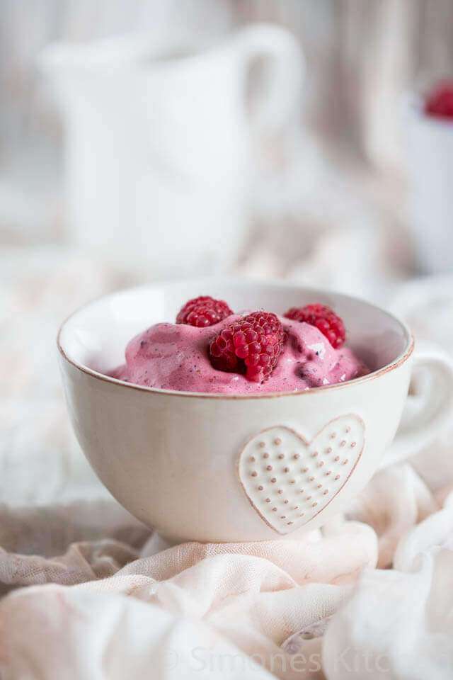 Quickest icecream ever with yogurt and berries | insimoneskitchen.com