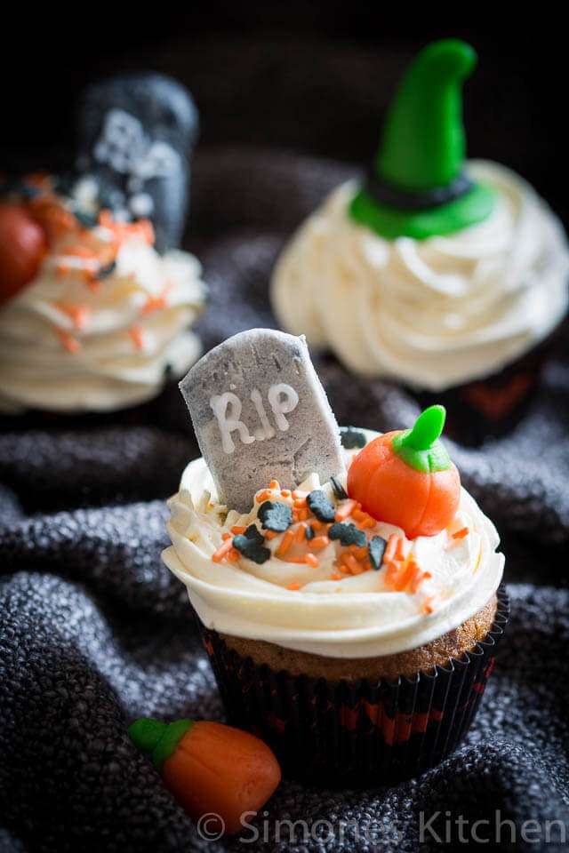 Halloween cupcakes | insimoneskitchen.com