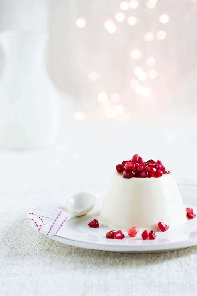 Yoghurt pannacotta with pomegranate | insimoneskitchen.com