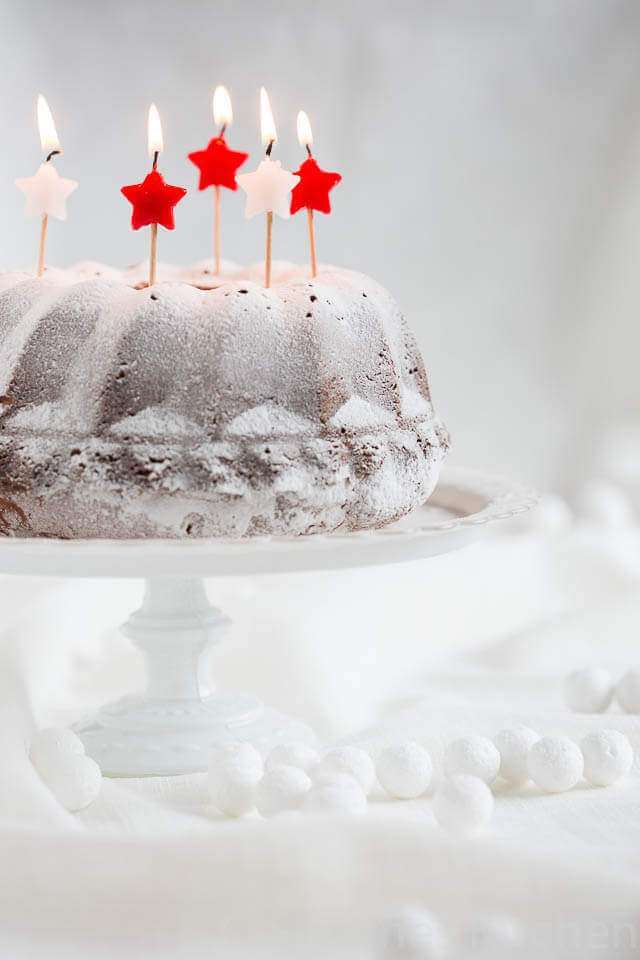 Christmas bundt cake with roasted marzipan | insimoneskitchen.com