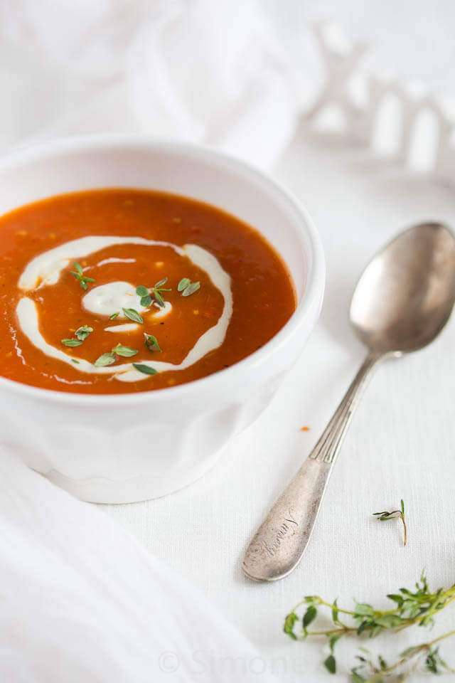 Tomato soup with roasted bell peppers| insimoneskitchen.com