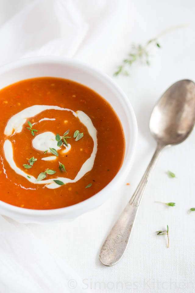 Tomato soup with roasted bell peppers and gorgonzola sauce | insimoneskitchen.com