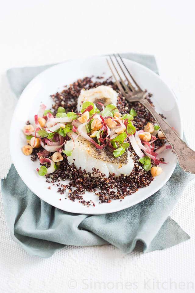 Salad with black quinoa, cod and red chicory | insimoneskitchen.com
