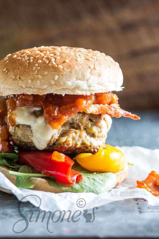 Homemade chickenburger with bacon and blue cheese | insimoneskitchen.com