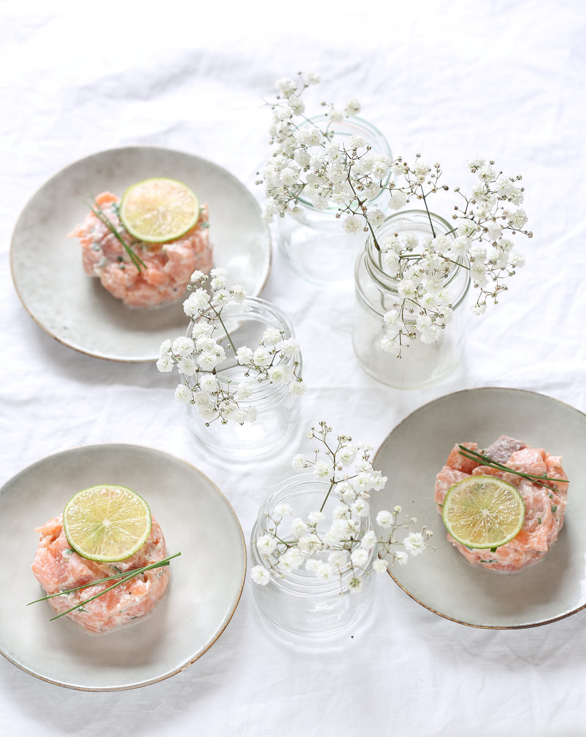 Festive and easy salmon tartare