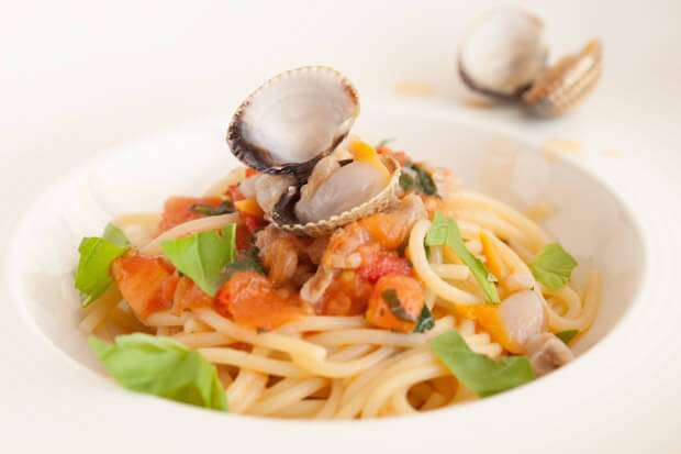 Pasta with clams | insimoneskitchen.com
