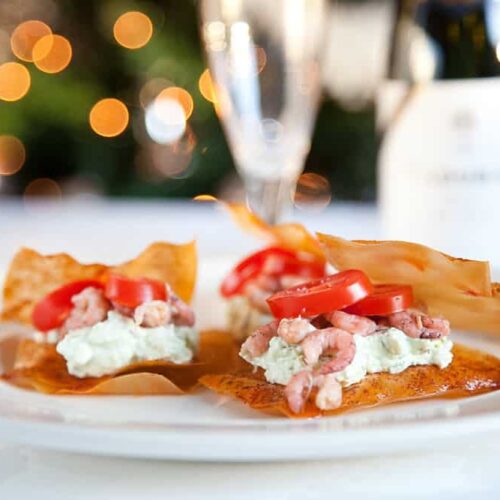 Phyllo dough snack with shrimps