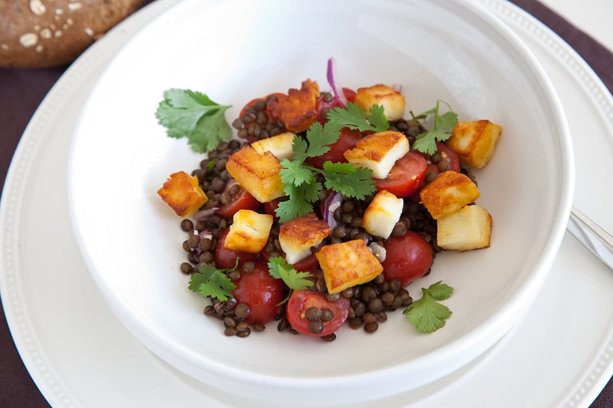 Halloumi and lentil salad