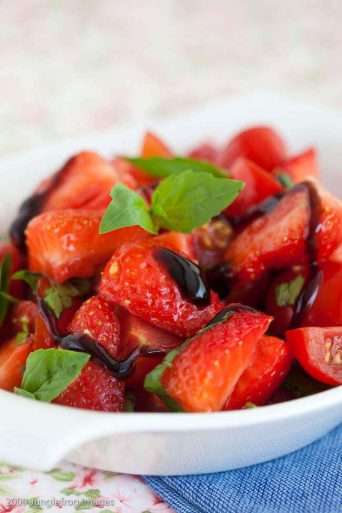 Strawberry tomato salad | insimoneskitchen.com