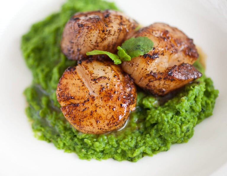 Scallops with mint and pea puree