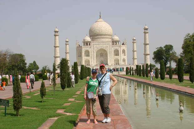 Sarah and me in front of the Taj Mahal