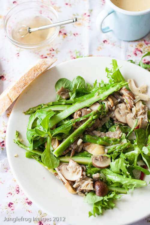 Warm asparagus salad with mushrooms | insimoneskitchen.com
