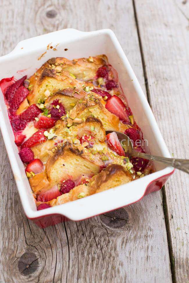 French toast with lemoncurd and strawberries | insimoneskitchen.com