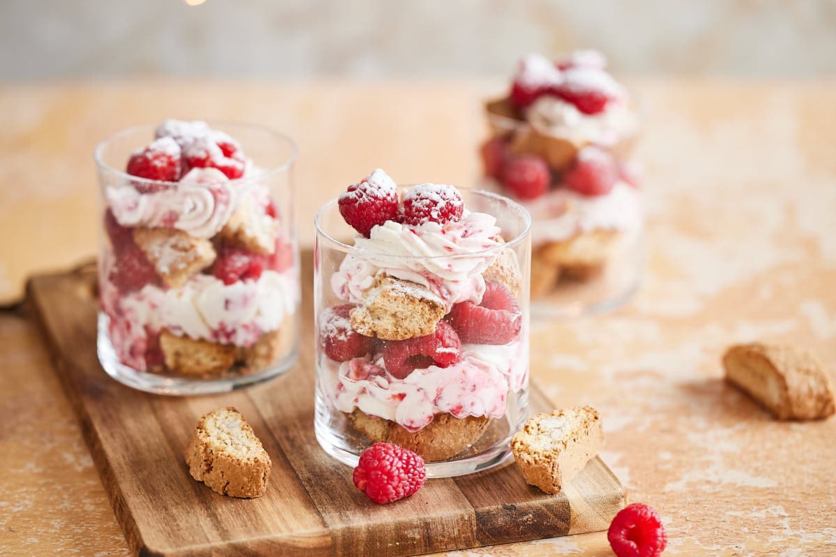 Dessert with mascarpone and raspberries