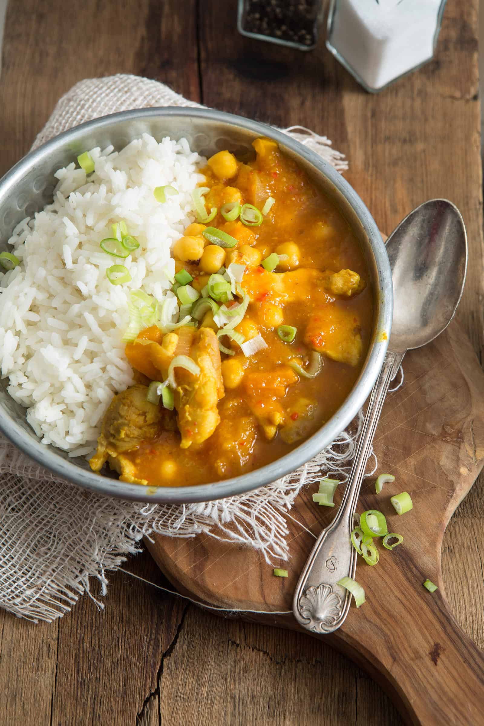 Pukka Yellow Chicken curry - Jamie Oliver