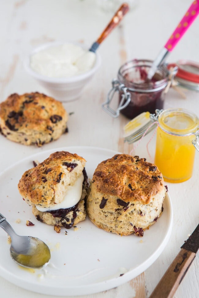 Scones with orange and chocolate