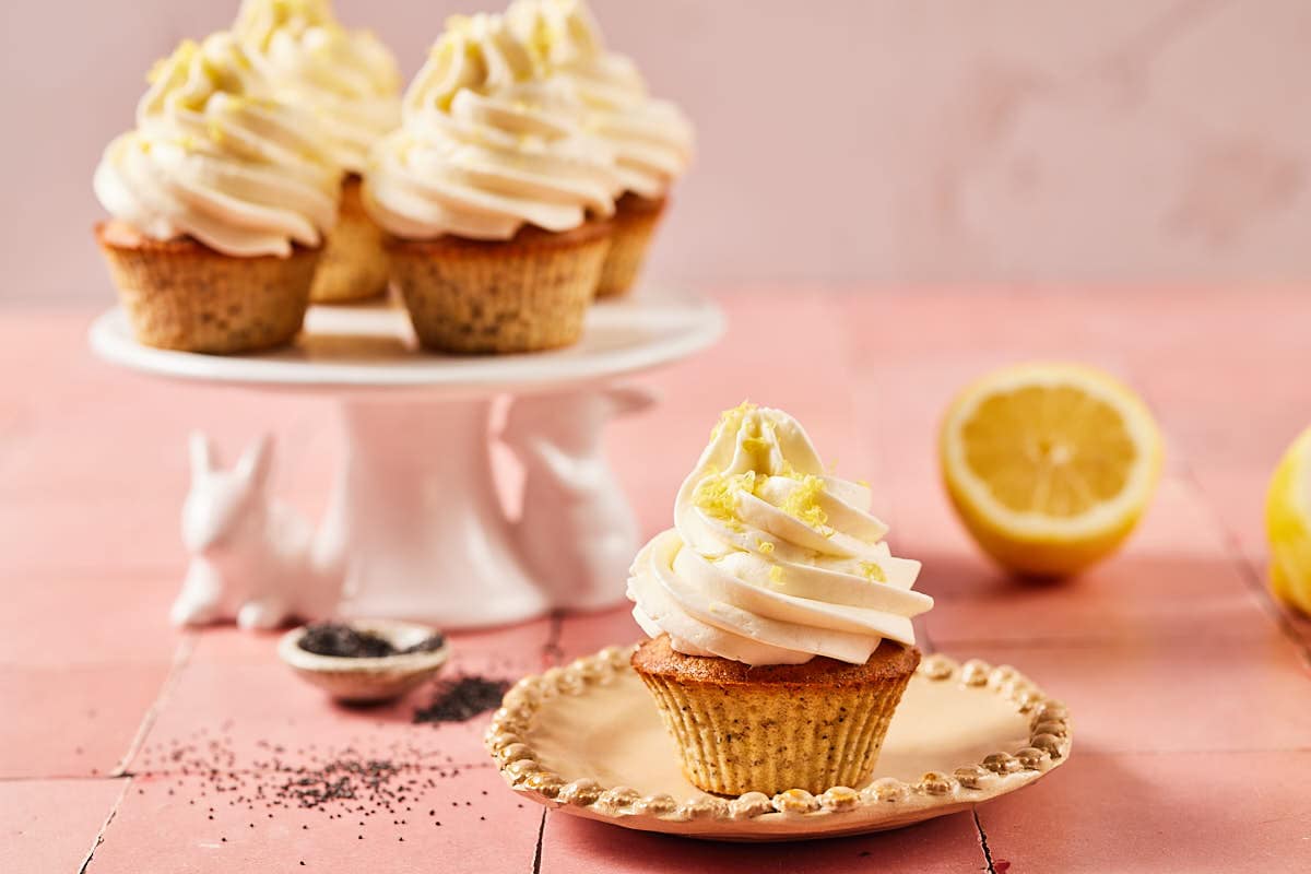 Lemon poppy seed cupcakes