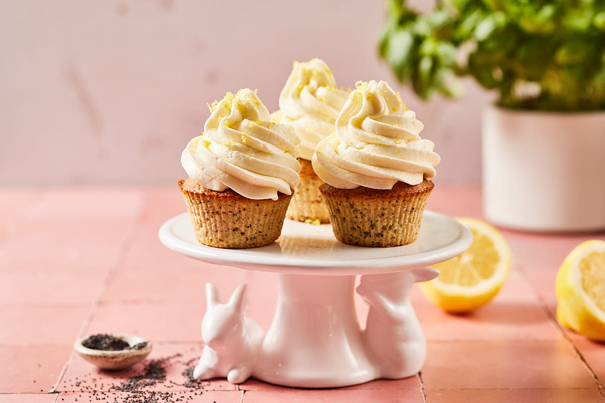 lemon poppy seed cupcakes