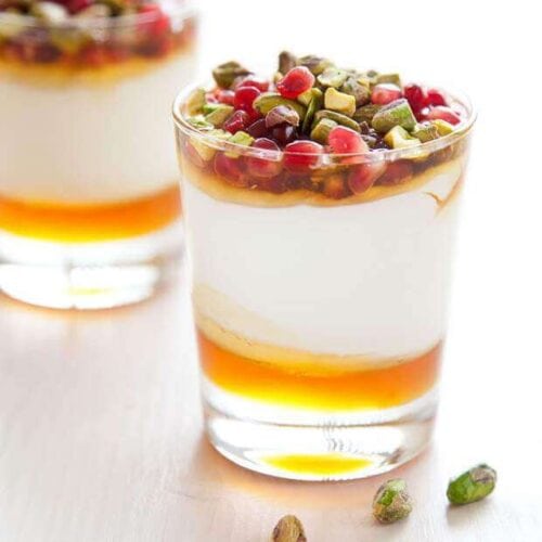 Yogurt and honey dessert