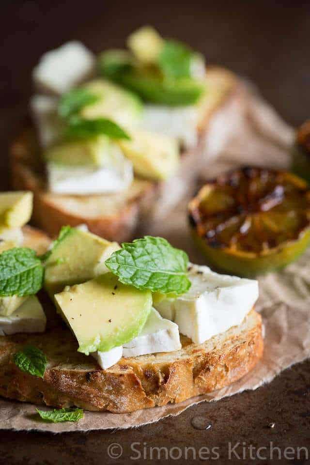 Bruschetta with avocado and goat cheese