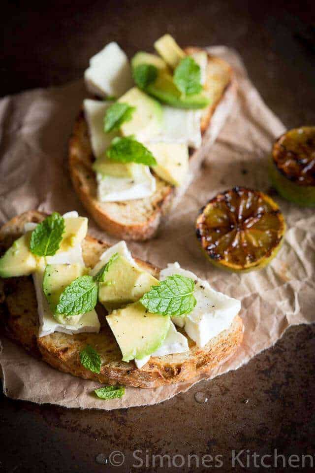 Bruschetta with avocado