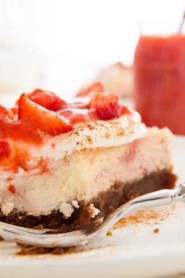 Strawberry cheesecake with lime
