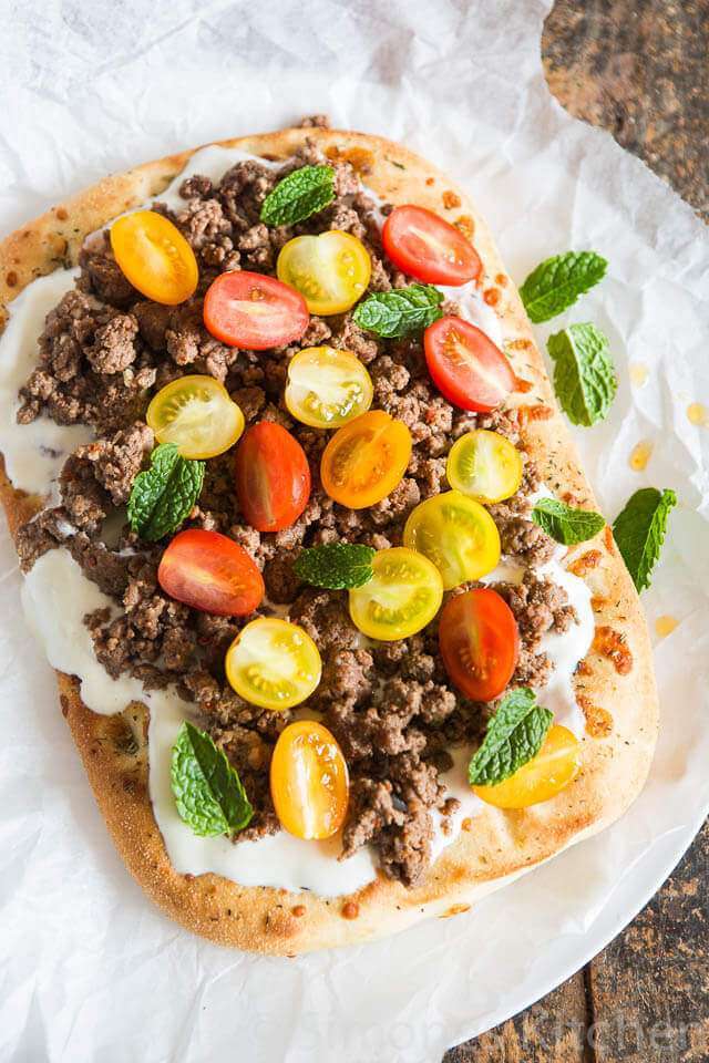 Spicy flatbread with minced meat | insimoneskitchen.com