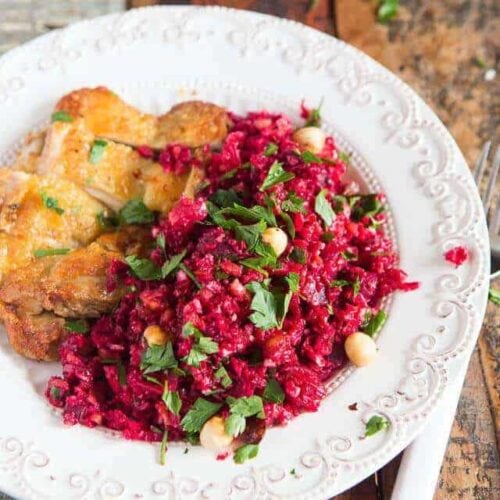 krokante kip met een salade van bietjes en bloemkool couscous met hazelnoten | insimoneskitchen.com