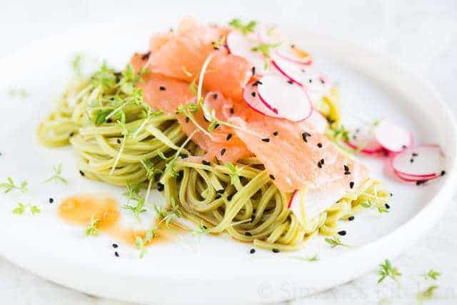Green tea noodles with smoked salmon