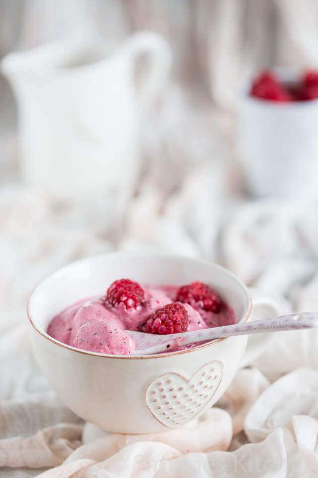 Super quick yogurt berry ice cream | insimoneskitchen.com