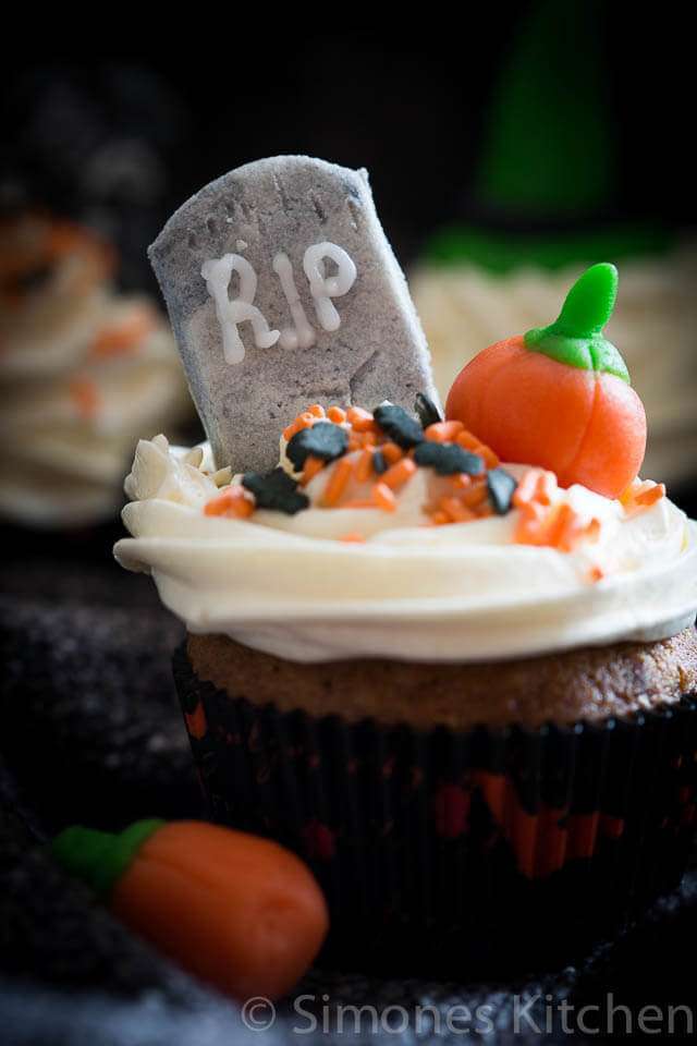 Halloween cupcakes | insimoneskitchen.com