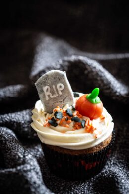 Halloween pumpkin cupcakes