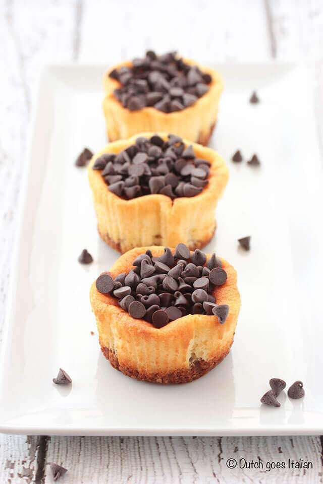 Mini chocolate cheesecakes | insimoneskitchen.com