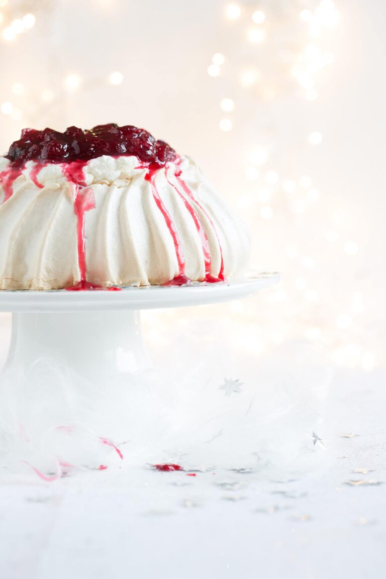 Pavlova with cranberries