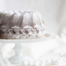 Bundt cake with roasted marzipan | iinsimoneskitchen.com