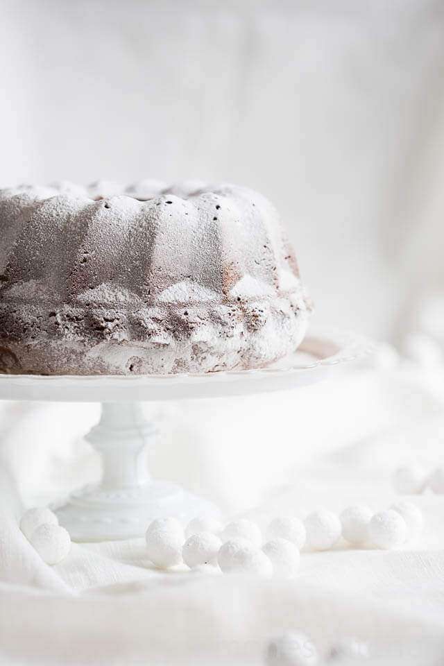 Christmas bundt with roasted marzipan and cranberries | insimoneskitchen.com