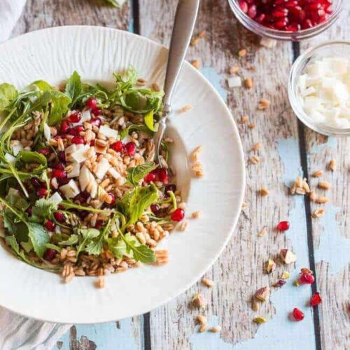 Farro salade met granaatappel en vijgen dadel azijn | insimoneskitchen.com