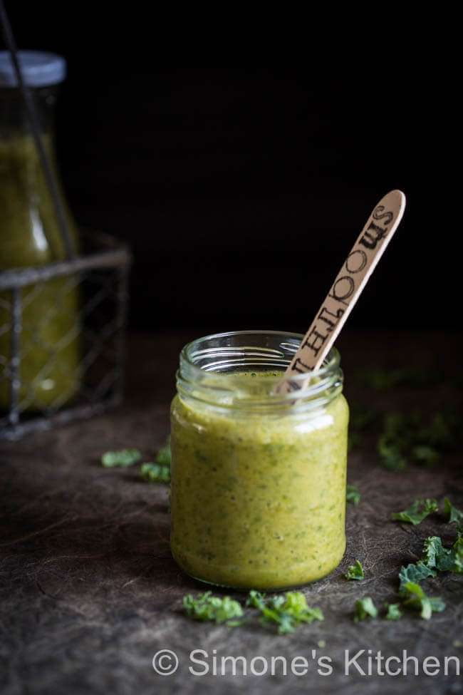 Kale smoothie with maca Powder | insimoneskitchen.com