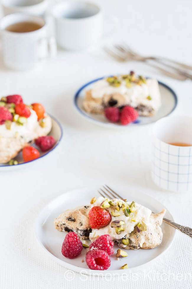 Chocolate meringue cakes | insimoneskitchen.com