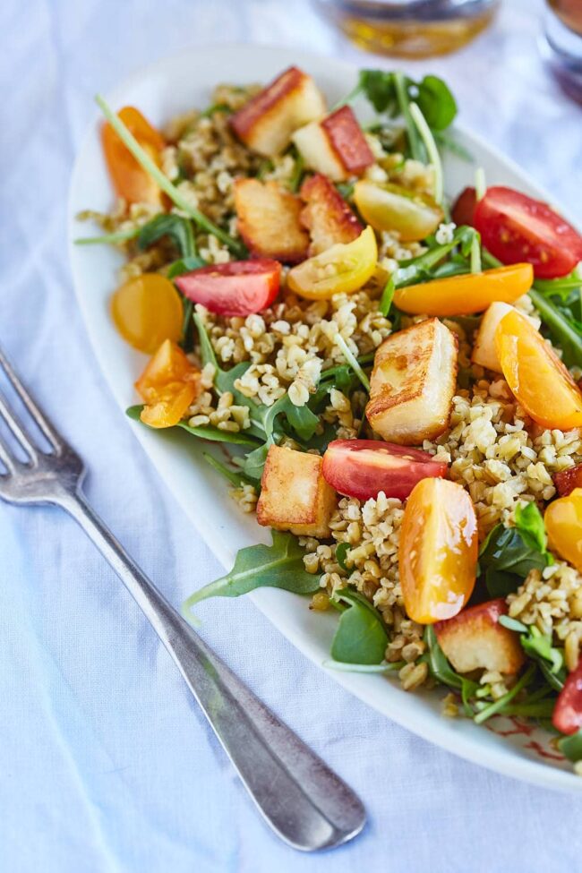 Freekeh salad with halloumi