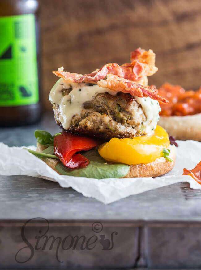 Chicken burger with bacon and blue cheese | insimoneskitchen.com