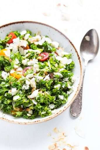 Kale salad with blue cheese and almonds | insimoneskitchen.com