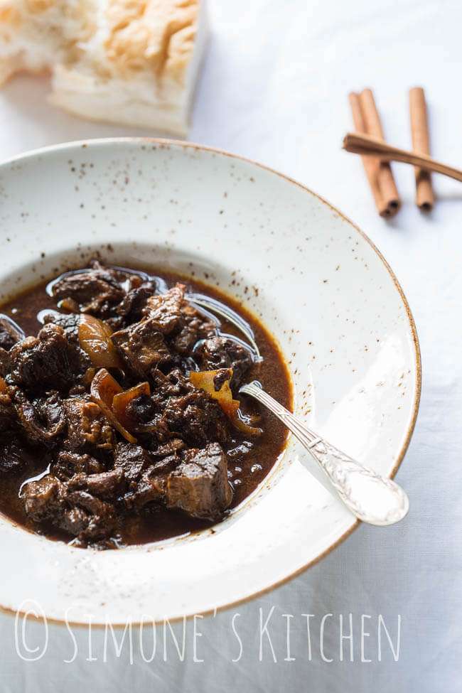 Slowcooker recipes with beef and cinnamon | insimoneskitchen.com