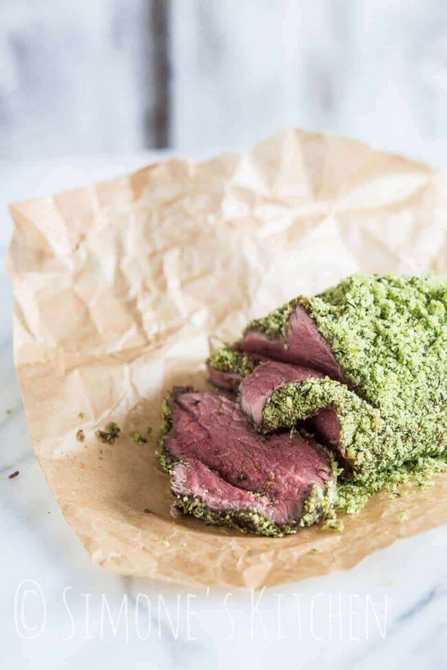 Roastbeef with a herb crust | insimoneskitchen.com