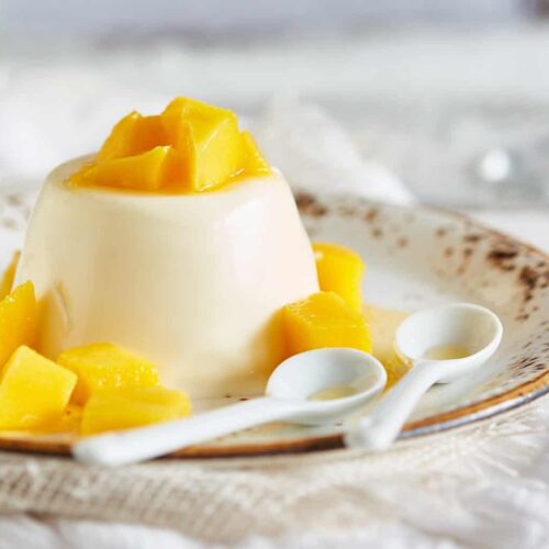 Panna cotta with mango and licor43