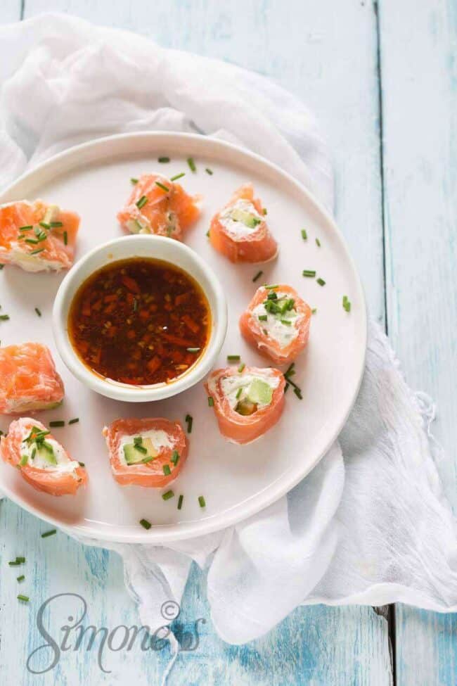 Salmon rolls with cream cheese