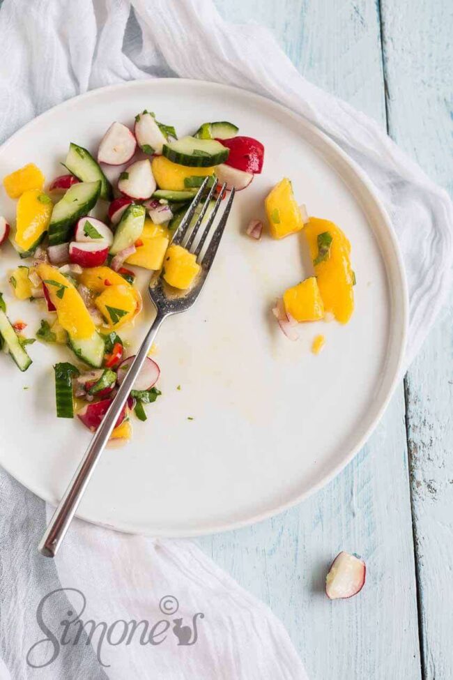 Spicy mango salad with cucumber | insimoneskitchen.com