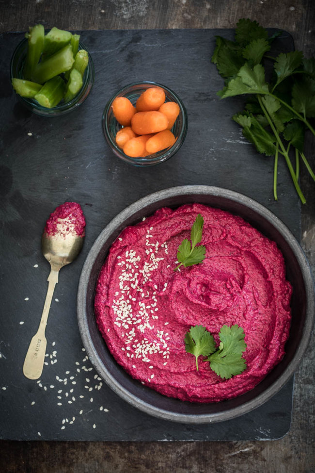 Beetroot hummus without chickpeas 